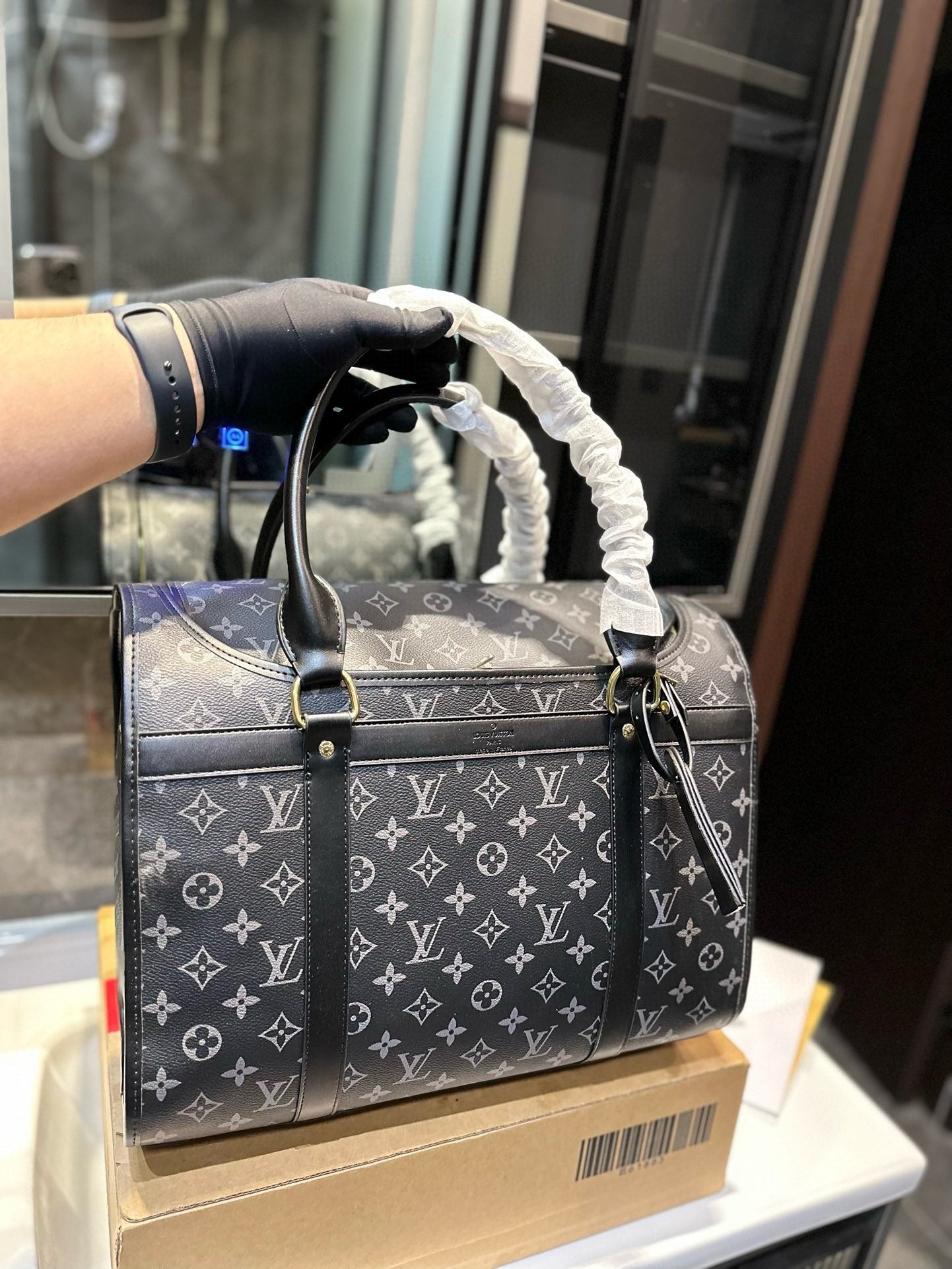 Louis new arrival pet bags size: 39*20*32 cm