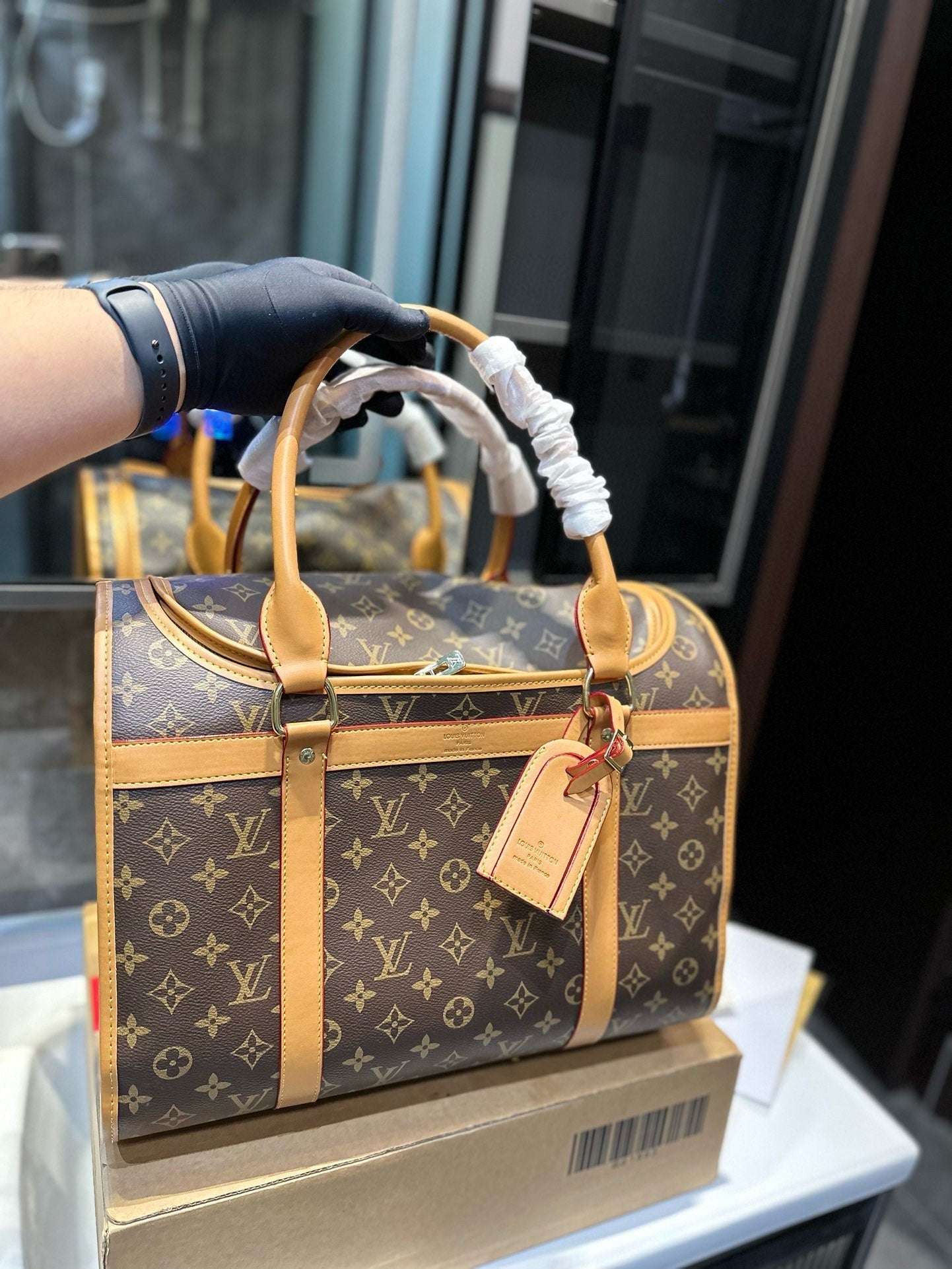 Louis new arrival pet bags size: 39*20*32 cm