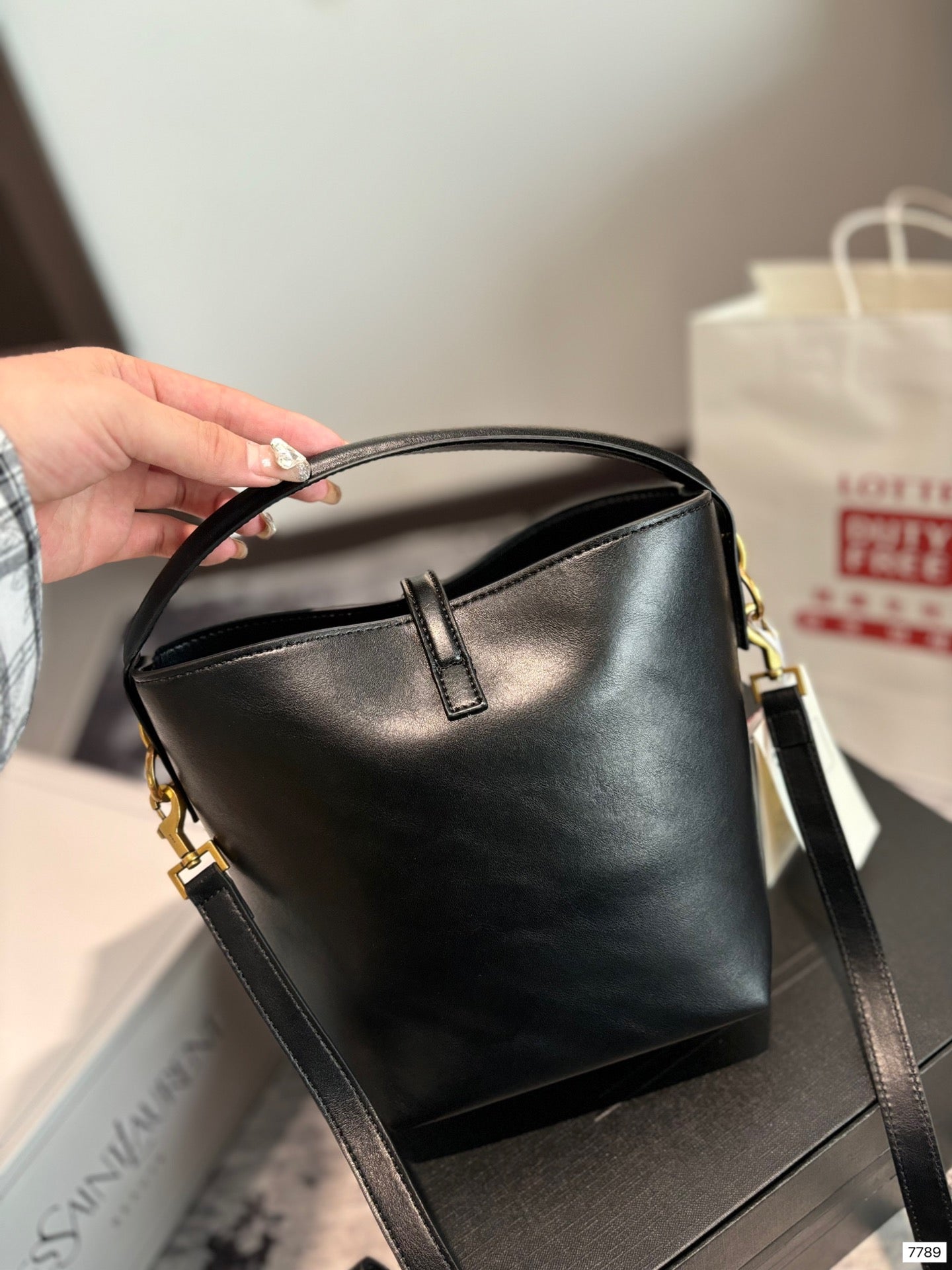 Y Le 37 Bucket small bag size: 16*19 cm