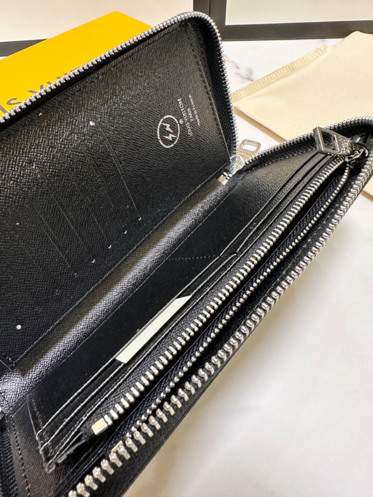 Louis new arrival wallet 015 size: 20*10 cm
