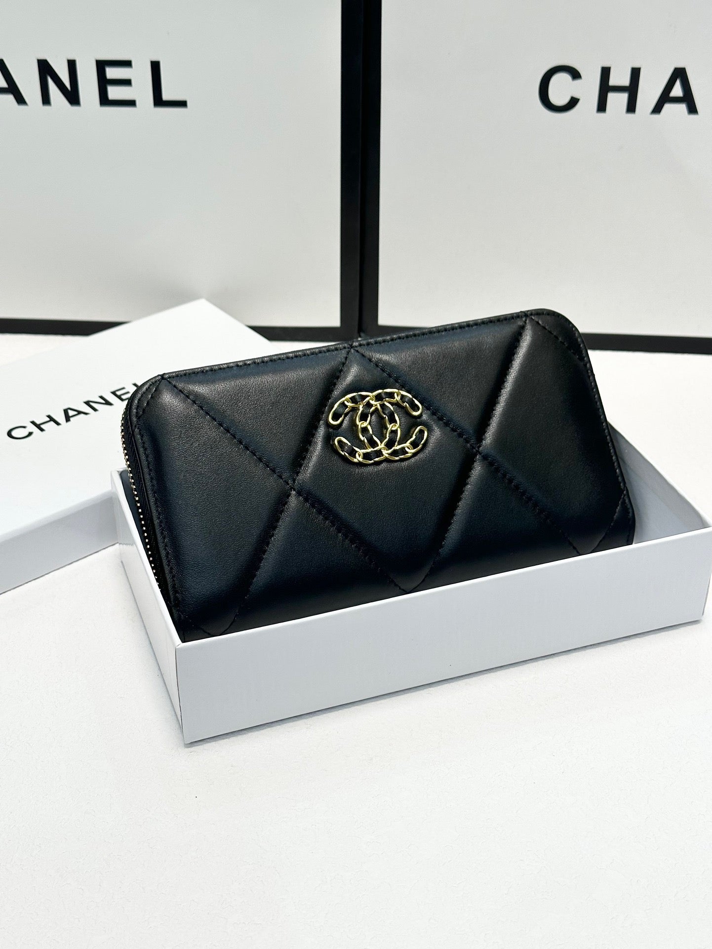 Cc new arrival leather wallet size: 19*10 cm