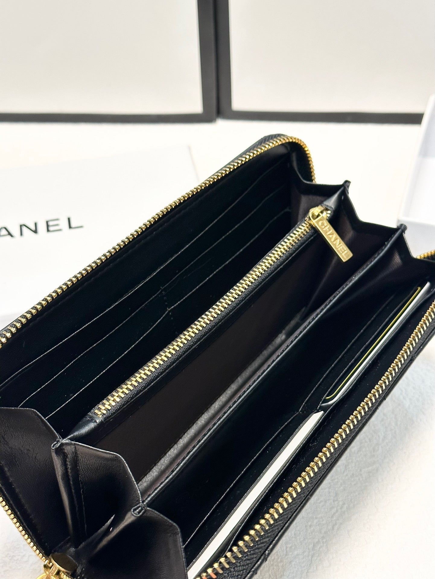 Cc new arrival leather wallet size: 19*10 cm