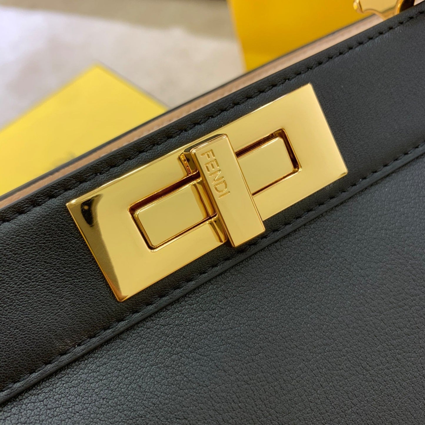 Fd Peekaboo  Small iseeu Bag