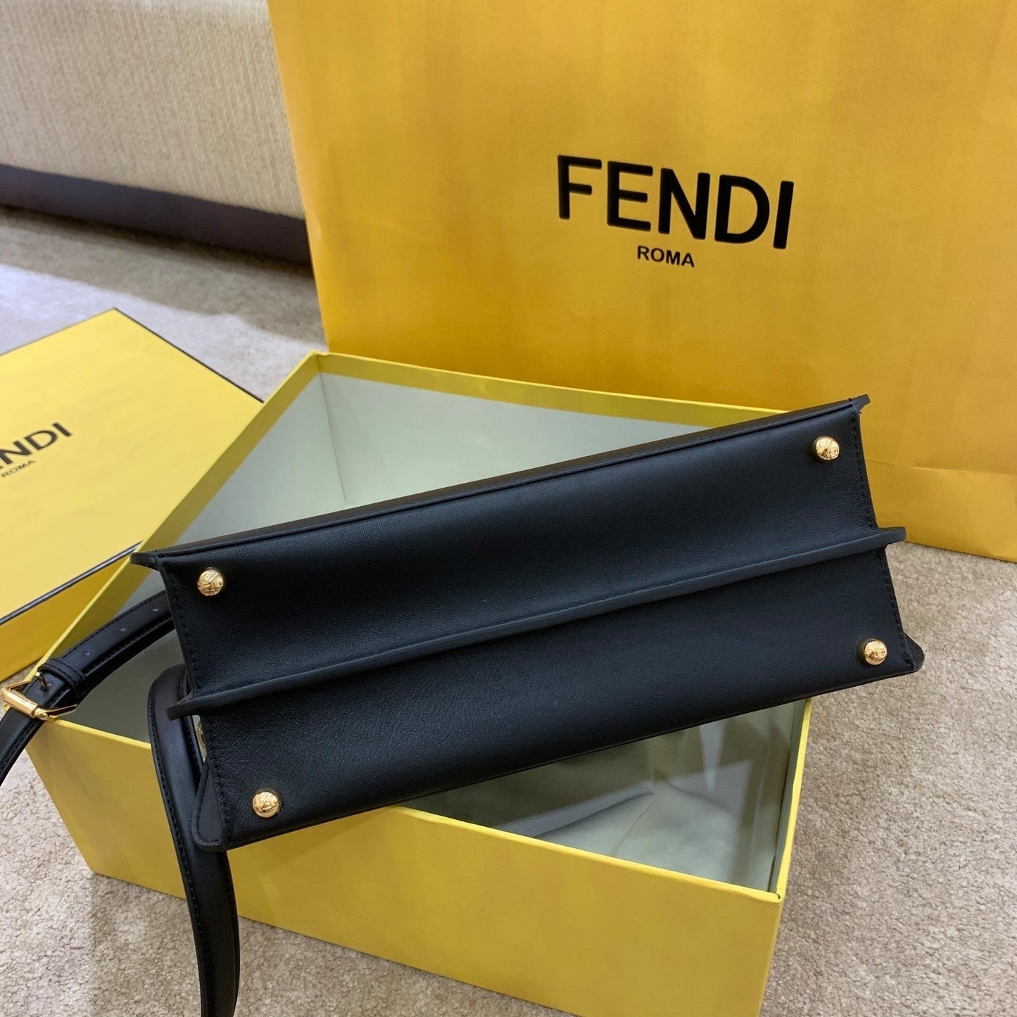 Fd Peekaboo  Small iseeu Bag