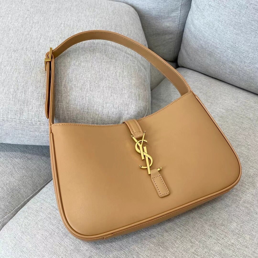 Y Le 5 A 7  Hobo Bag